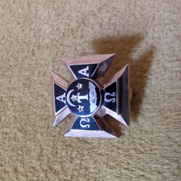 Vintage Gold Alpha Tau Omega Greek Society Fraternity Pin - Picture 3 of 3